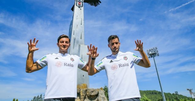 Beşiktaş'ta genç transferler basına tanıtıldı